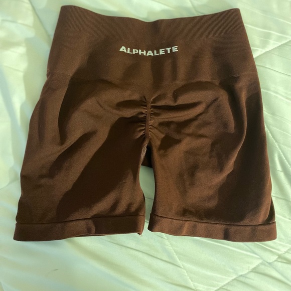 ALPHALETE AMPLIFY SHORT 4.5" Sangria - Picture 3 of 4